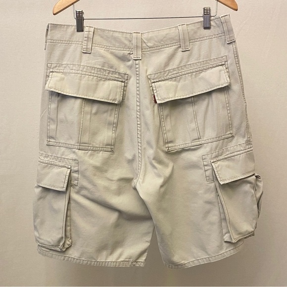 Levi’s Sz 32 Workwear Cargo Shorts Mens (34” Waist) Light Tan Cream Color - Picture 3 of 7
